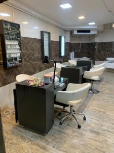 آموزشگاه آرایشگری کادوس اصفهان
