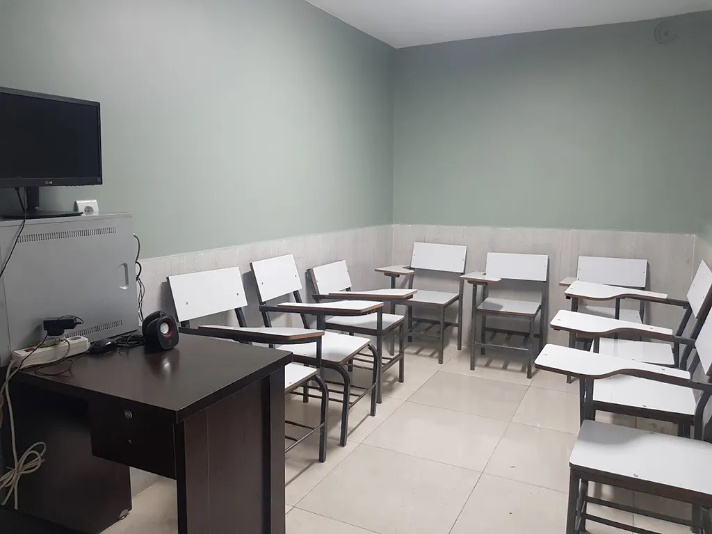 آموزشگاه زبان المانی سفیر و سفارت کرج 