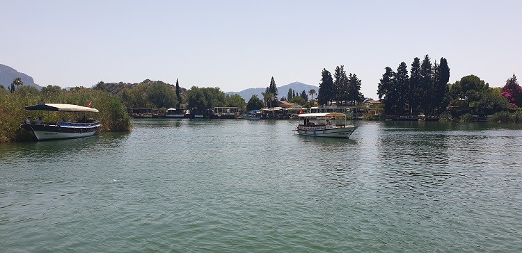 مقبره‌های صخره‌ای لیسیایی