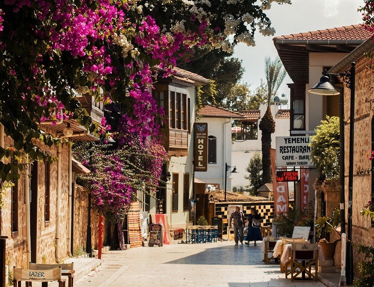 آنتالیا در پاییز