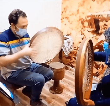 کلاس دف آموزشگاه آوا 